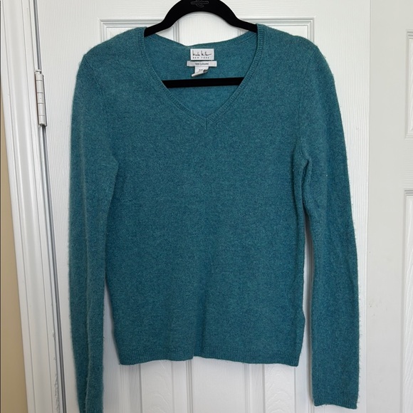 Elegant Teal V-Neck Sweater for Women - Picture 1 of 1